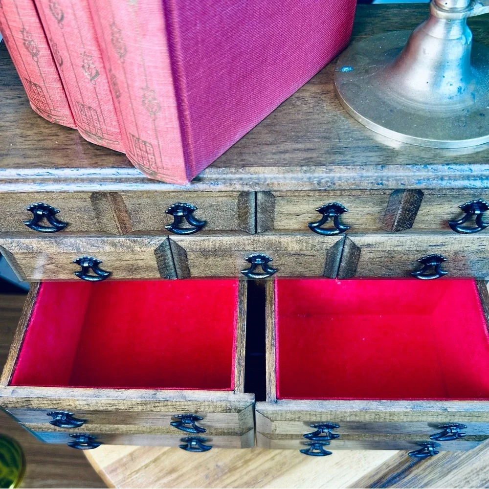 Jewelry Music Chest Interior Red Lining| Schmid Bros Collectible Vintage Luxury‎
